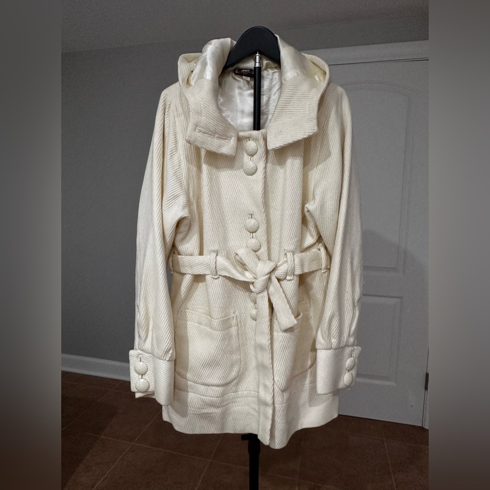 Jennifer Lopez Cream Hooded Belted Trench Coat